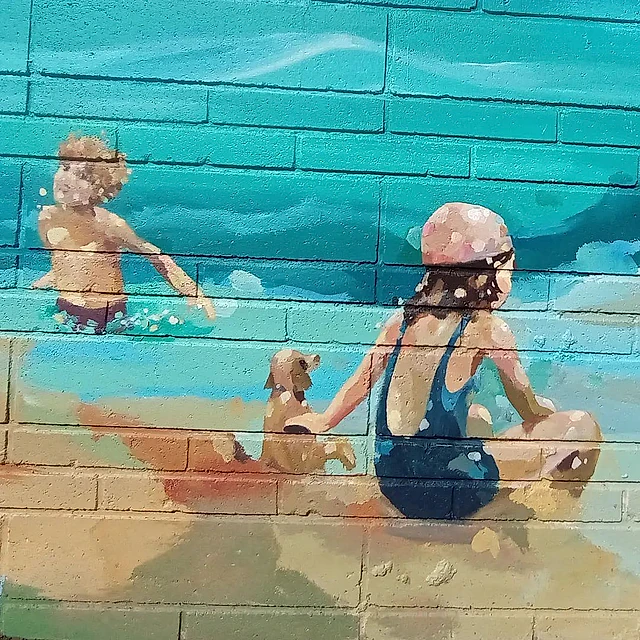 Estudio Dobleuve - Wenceslao Pérez mural niños bañándose